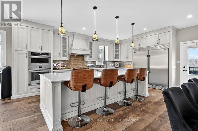 5499 Attema Crescent — photo 9 of 40