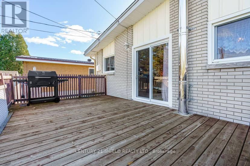 502 Anderson Drive — photo 9 of 33