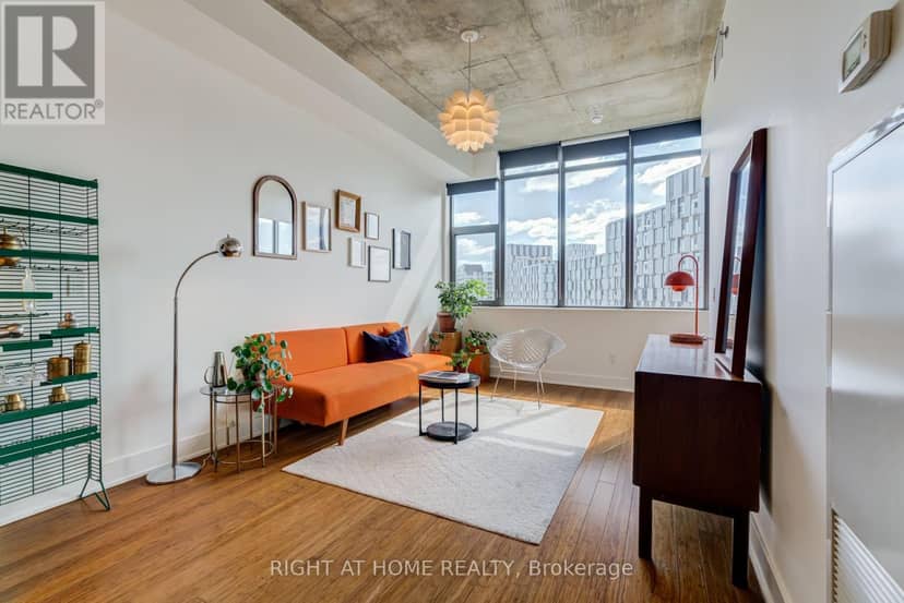 805 - 90 Trinity Street, Toronto, photo 2
