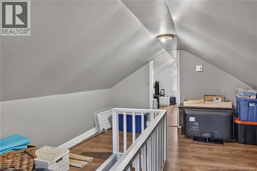 34 Currie Avenue — photo 20 of 37