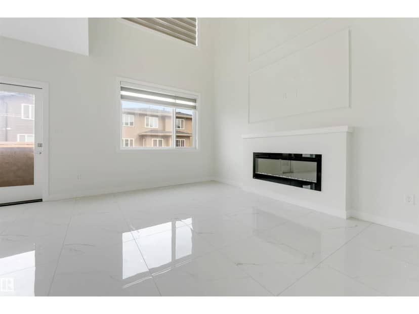 3926 39 AV — photo 19 of 40