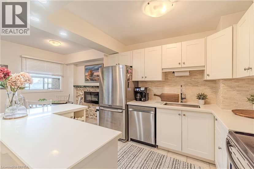 648 GREY Street Unit# 305, Brantford, photo 3