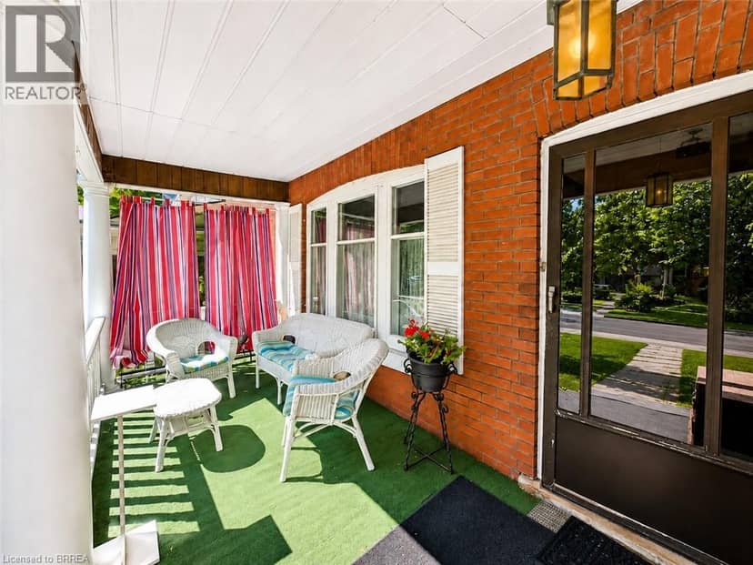 49 PALMERSTON Avenue — photo 24 of 28