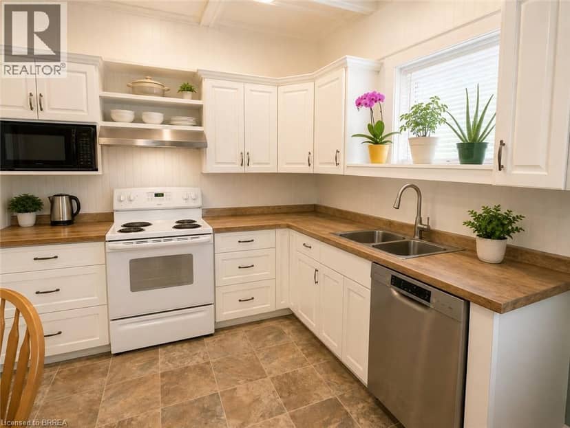 49 PALMERSTON Avenue — photo 9 of 28