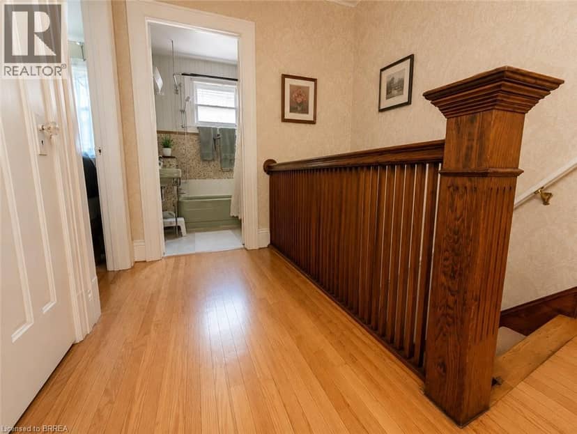 49 PALMERSTON Avenue — photo 20 of 28