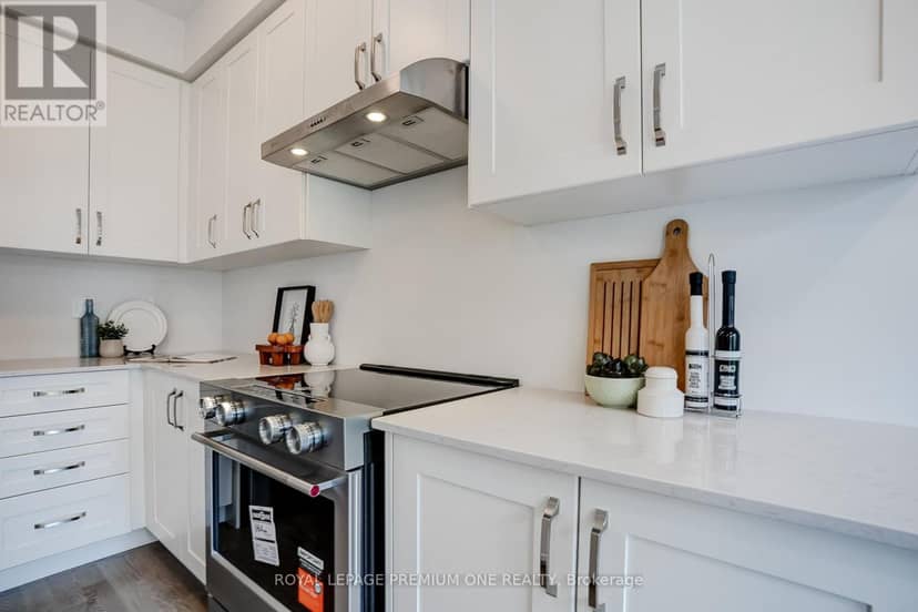 853 Hickory Crescent — photo 15 of 40