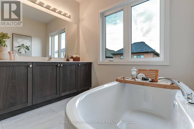853 Hickory Crescent — photo 38 of 40