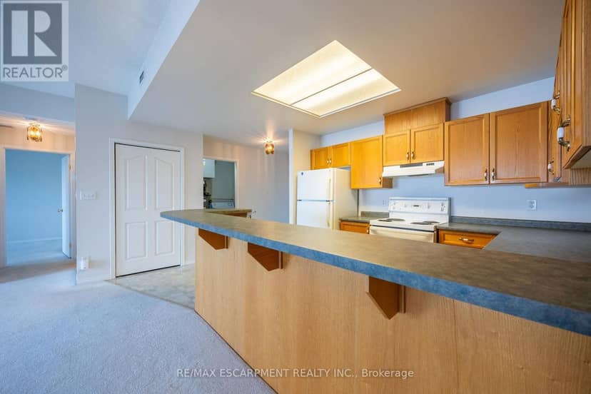 309 - 210 Main Street E — photo 8 of 30