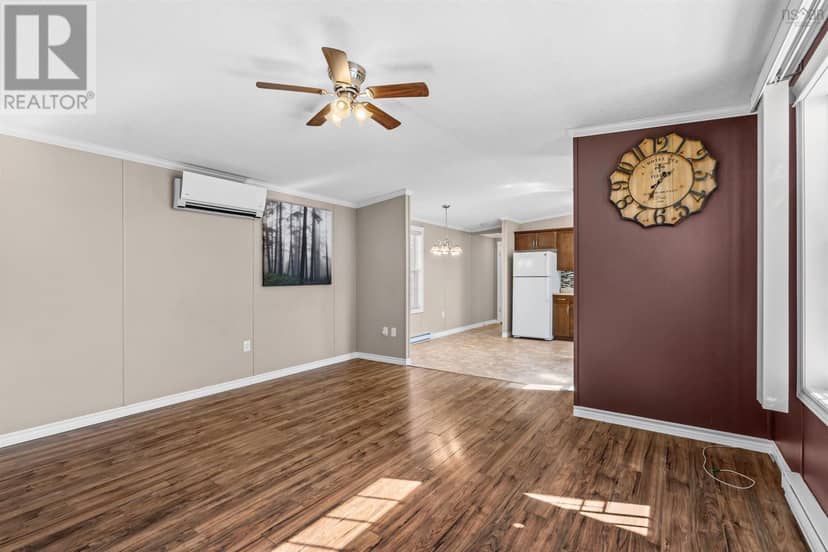 549 Thorn Avenue — photo 21 of 40