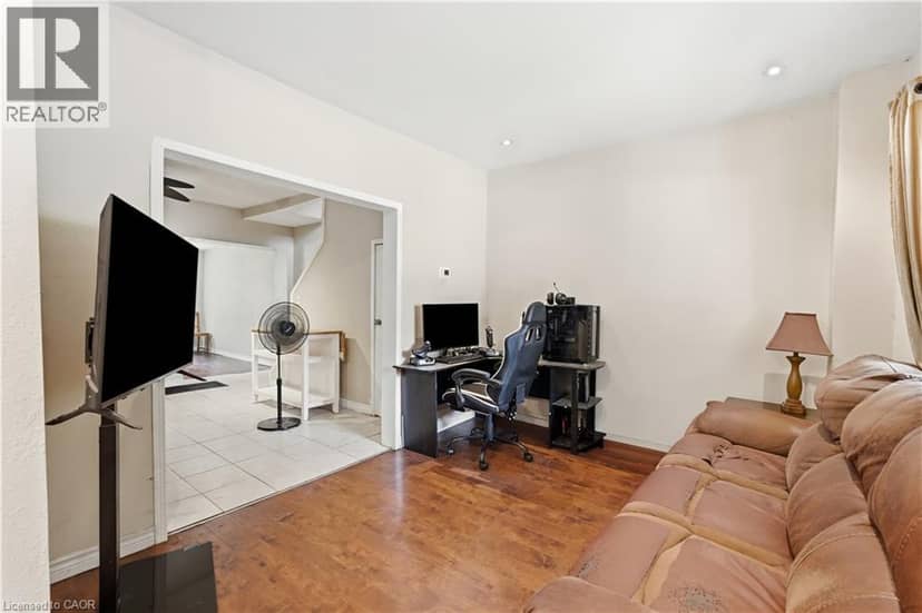 26 NIAGARA Street — photo 3 of 26
