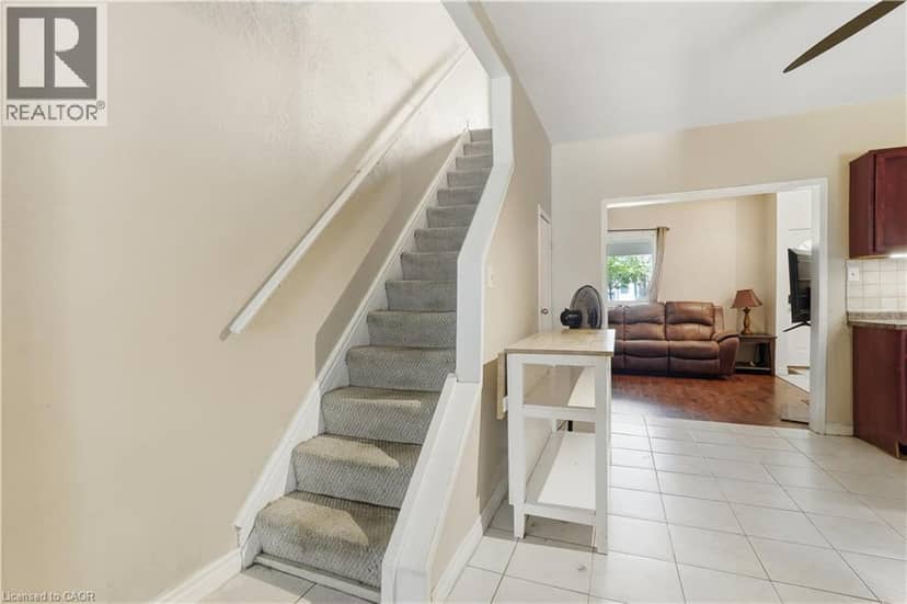 26 NIAGARA Street — photo 10 of 26