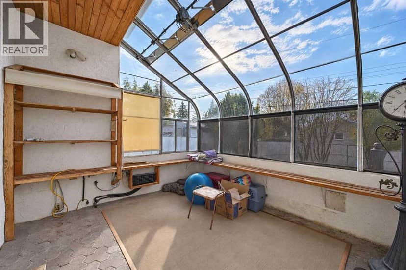 5245 42 Street — photo 14 of 40