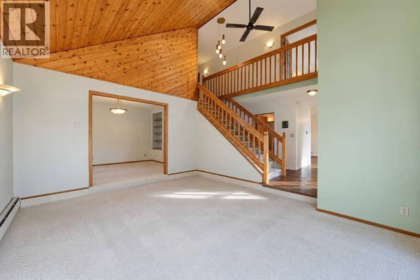 5245 42 Street — photo 16 of 40