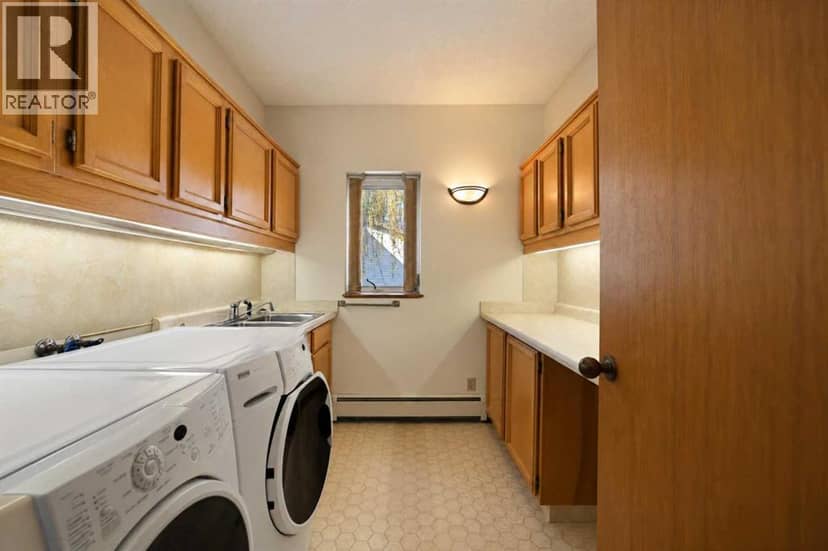 5245 42 Street — photo 20 of 40