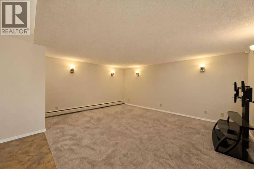 5245 42 Street — photo 28 of 40