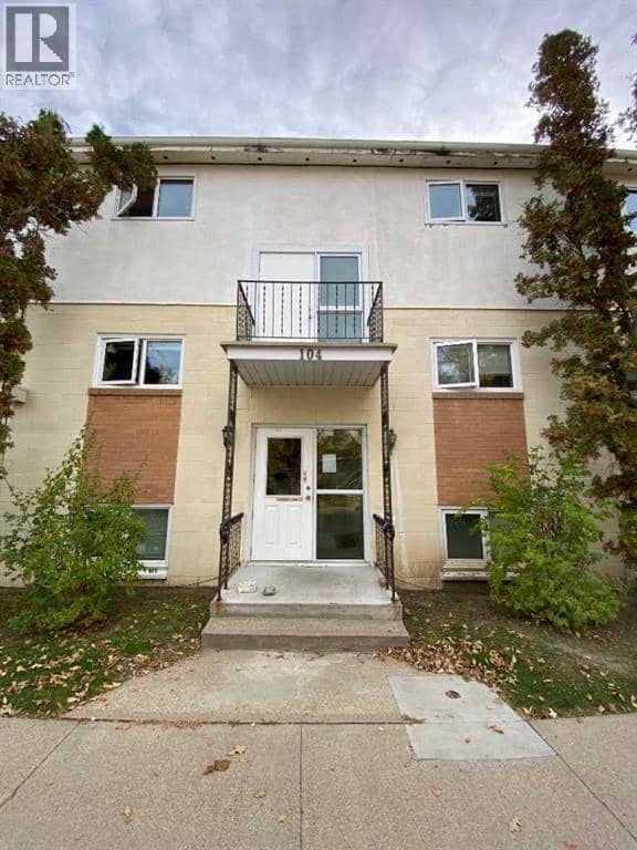 1-12, 104 1 Street E, Brooks, photo 2