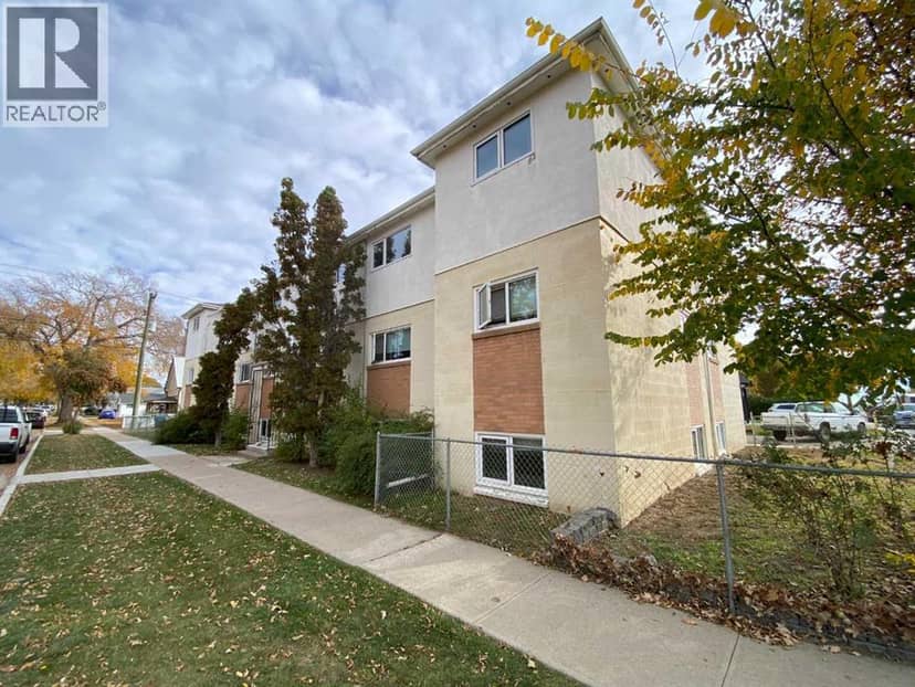 1-12, 104 1 Street E, Brooks, photo 4