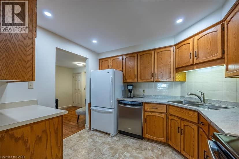 303 WILLIAM Street Unit# 205, Delhi, photo 5