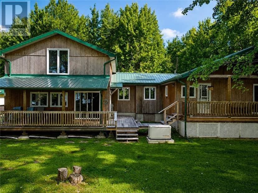 27 Peacock Trail, Kagawong, photo 2