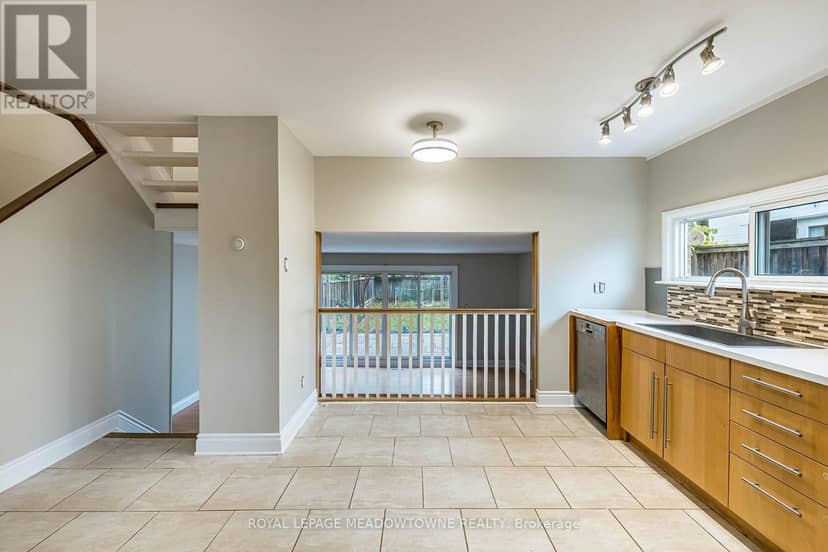 2600 Constable Road — photo 13 of 40