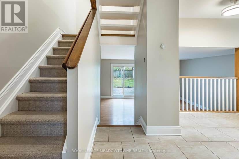2600 Constable Road — photo 18 of 40