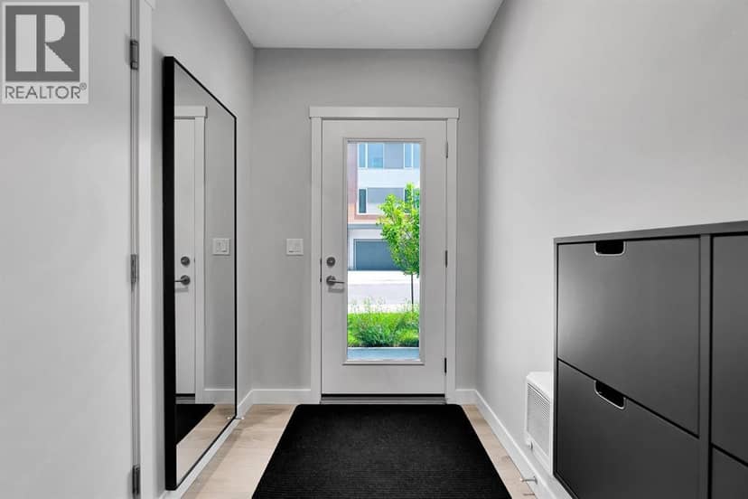 426 Shawnee Square SW, Calgary, photo 3