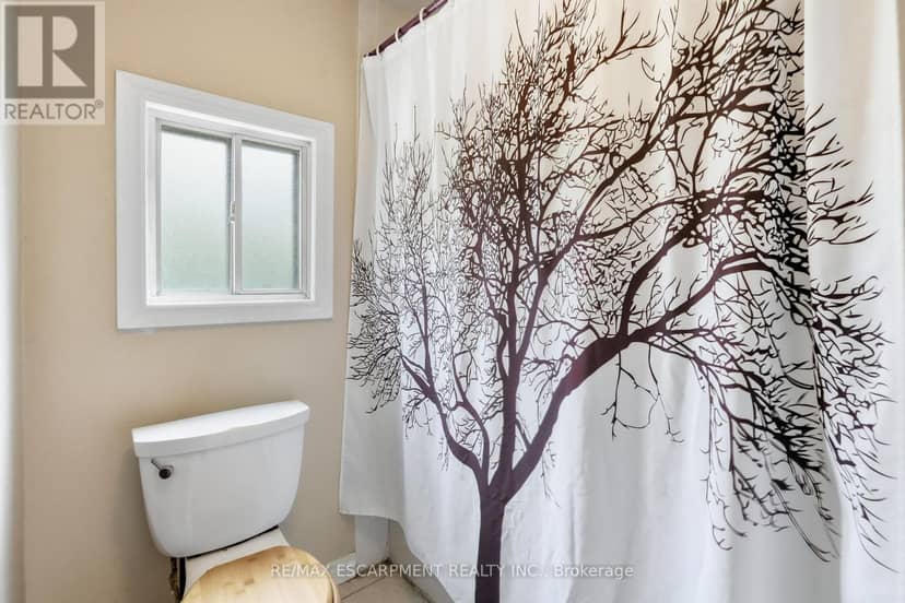 26 Niagara Street — photo 16 of 26