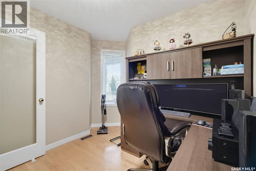 126 Woods COURT — photo 18 of 40
