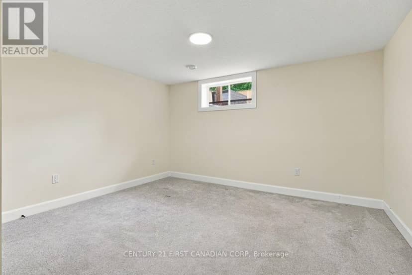 12 Briscoe Crescent — photo 35 of 40