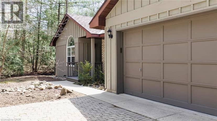 10325 GRAND OAKS Drive, Grand Bend, photo 4