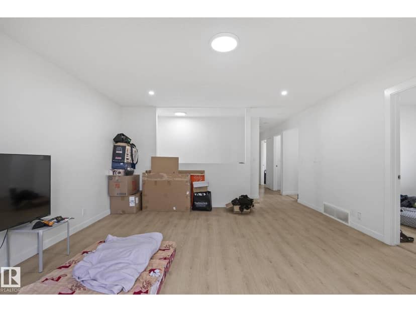 1566 Lakewood Rd W NW, Edmonton, photo 6