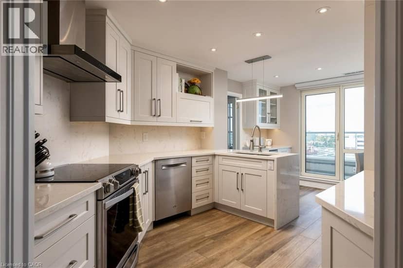 60 OLD MILL Road Unit# PH1 — photo 12 of 40