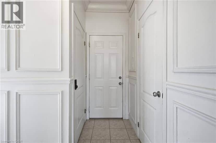 400 STONEHENGE Drive Unit# 8 — photo 14 of 38