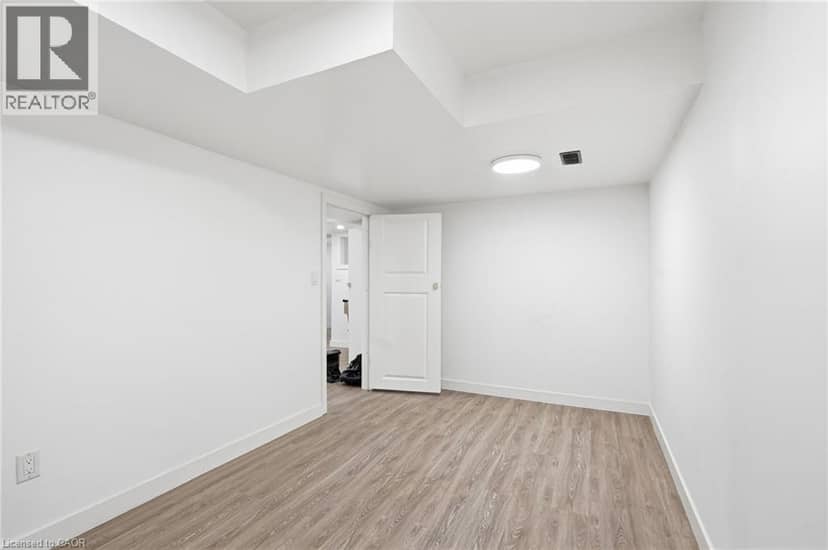 400 STONEHENGE Drive Unit# 8 — photo 32 of 38