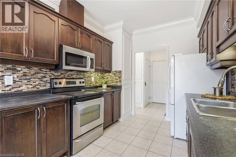400 STONEHENGE Drive Unit# 8 — photo 11 of 38