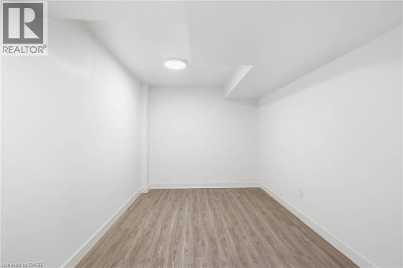 400 STONEHENGE Drive Unit# 8 — photo 31 of 38