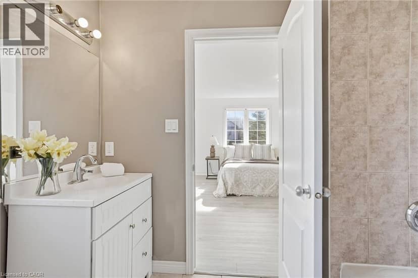 400 STONEHENGE Drive Unit# 8 — photo 20 of 38