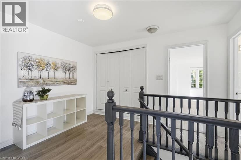 400 STONEHENGE Drive Unit# 8 — photo 17 of 38