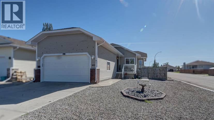 405 46 Avenue W, Claresholm, photo 2