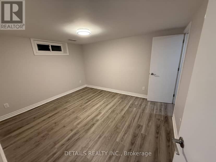 55 Saginaw Crescent — photo 32 of 40