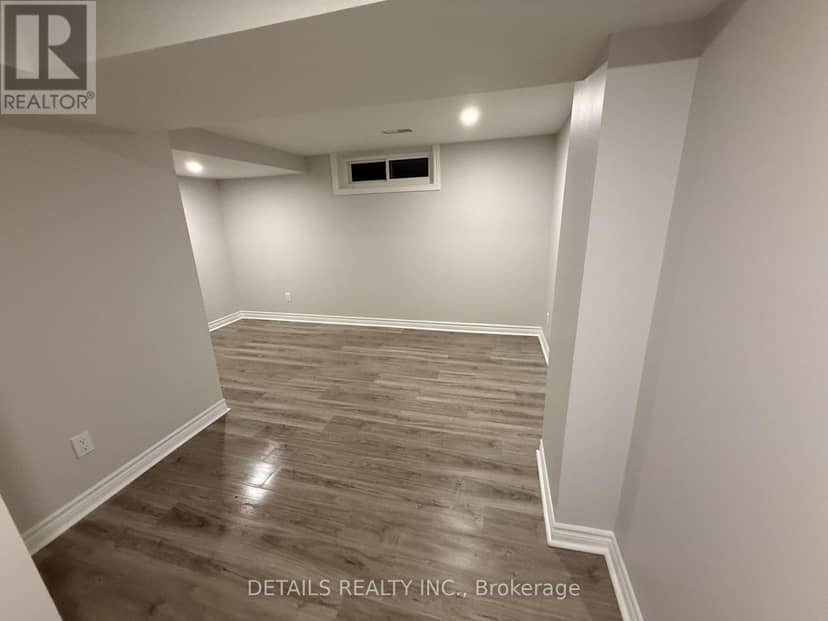 55 Saginaw Crescent — photo 33 of 40