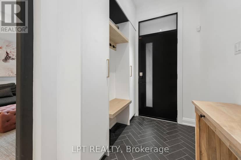323 Booth Street, Ottawa, photo 3