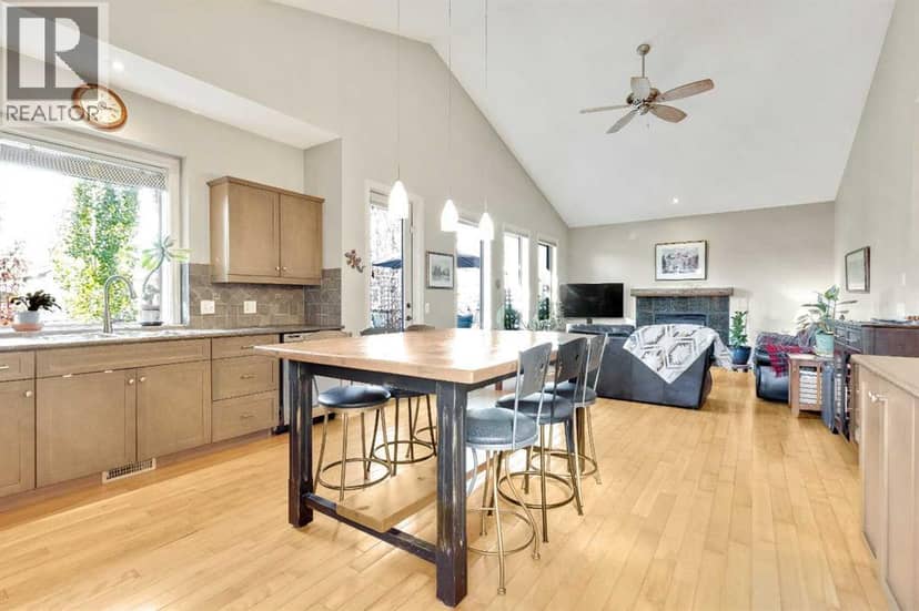 237 Chapala Drive SE — photo 20 of 40