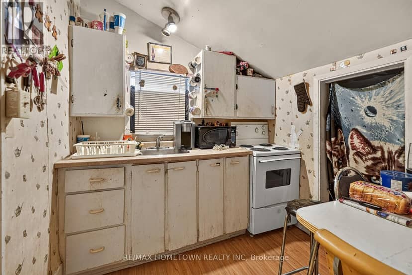8-10-12 George Street — photo 31 of 40