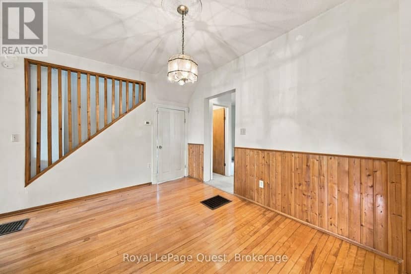 148 Coldwater Road W — photo 10 of 28