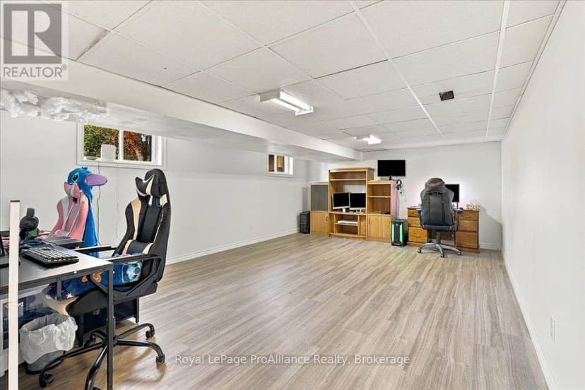 25 Ashley Street — photo 24 of 40