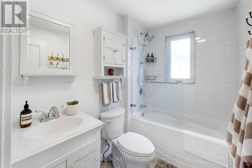 148 Mortimer Avenue — photo 22 of 40