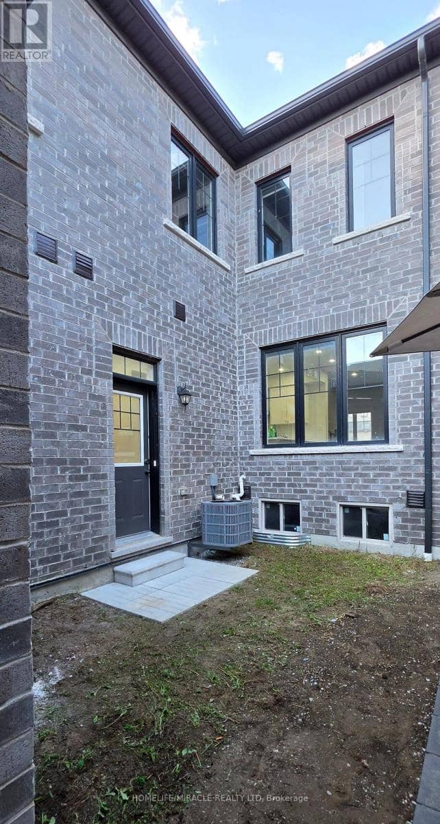 12 Thelma Drive — photo 18 of 20