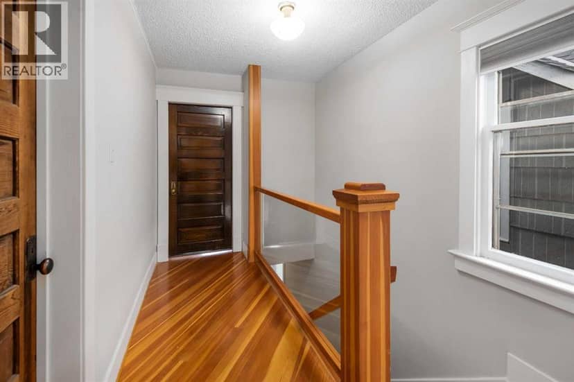 1818 18A Street SW — photo 23 of 40