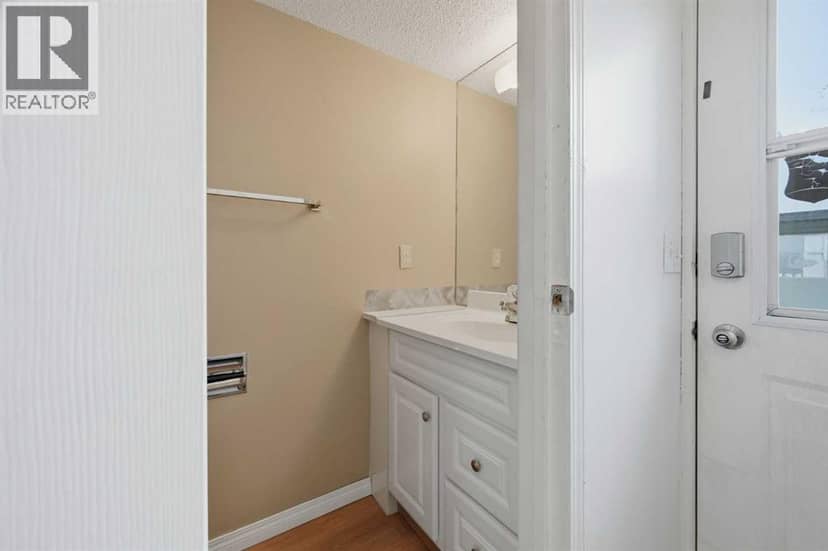 70 Edgeburn Crescent NW — photo 16 of 36